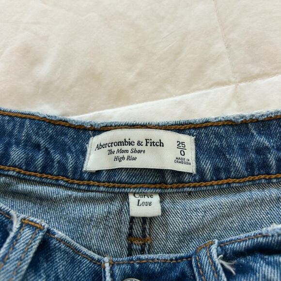 Abercrombie & Fitch Curve Love High Rise Mom Short Distressed Denim Size 25/0 - Picture 7 of 9